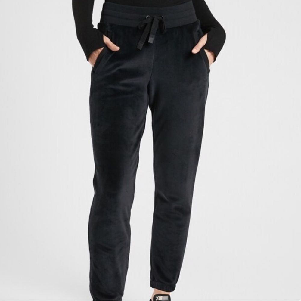 Athleta Double Cozy Karma black Recover Joggers sweatpants
